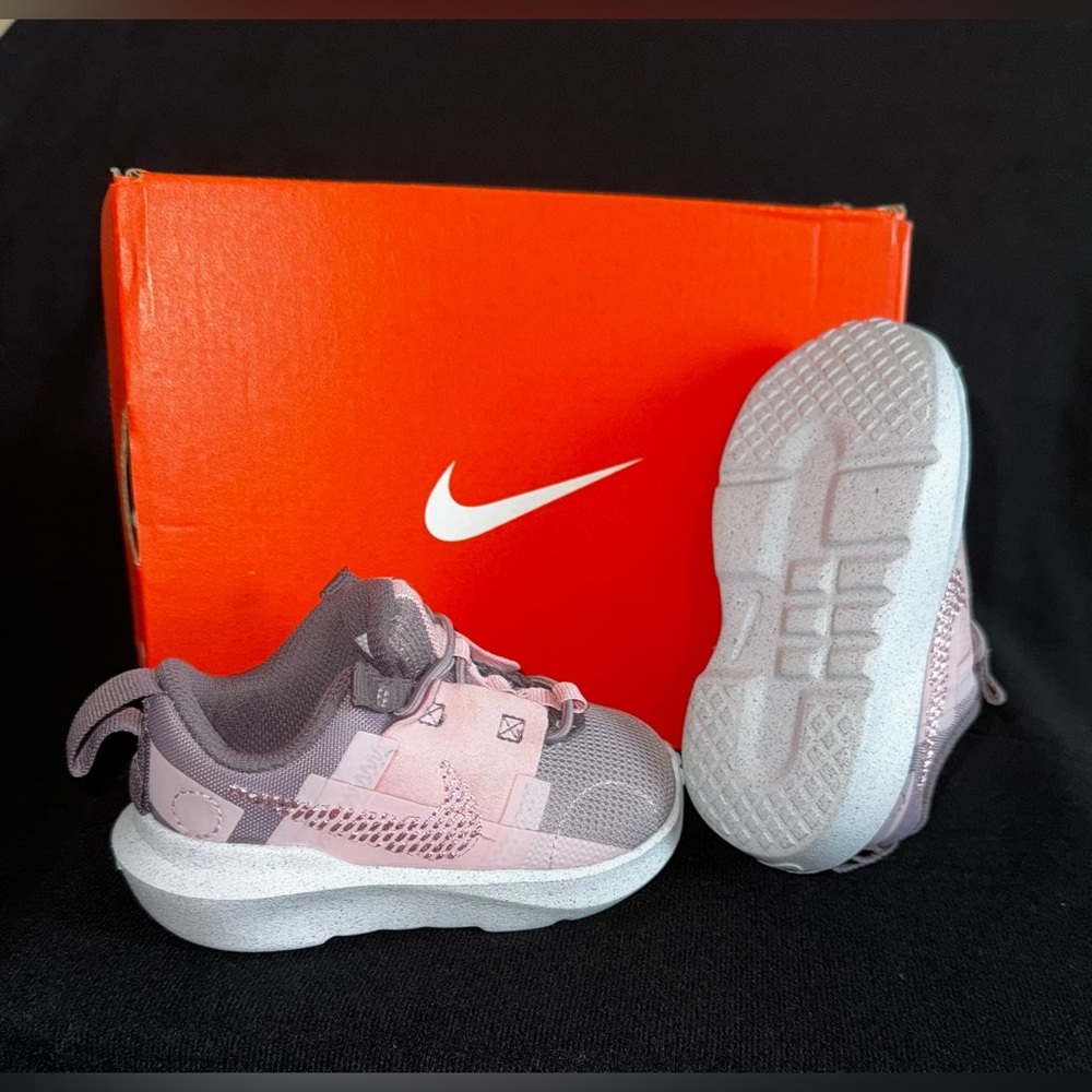 Perfect Sz 5 Nike Sneakers